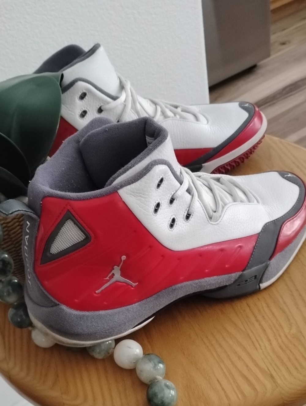 Nike Air Jordan Show'M White Varsity Red Graphite 313626-102 – Size men's 11.5
